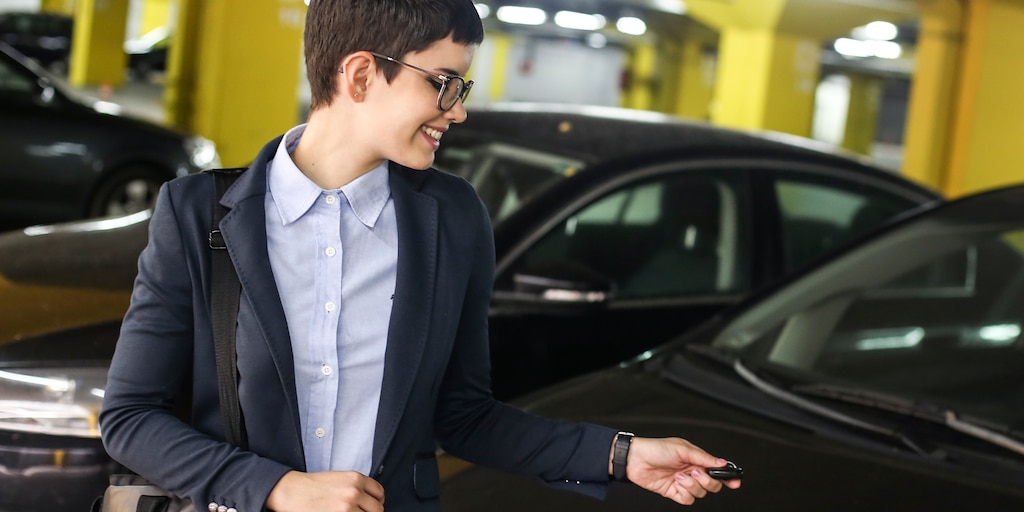 Joven interesada en vender su auto con uno de nuestros distribuidores Chevrolet